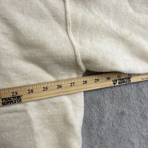 NEW Legendary Outfitters Women's XXL Soft & Cozy Crewneck Sweater Beige - Picture 5 of 10